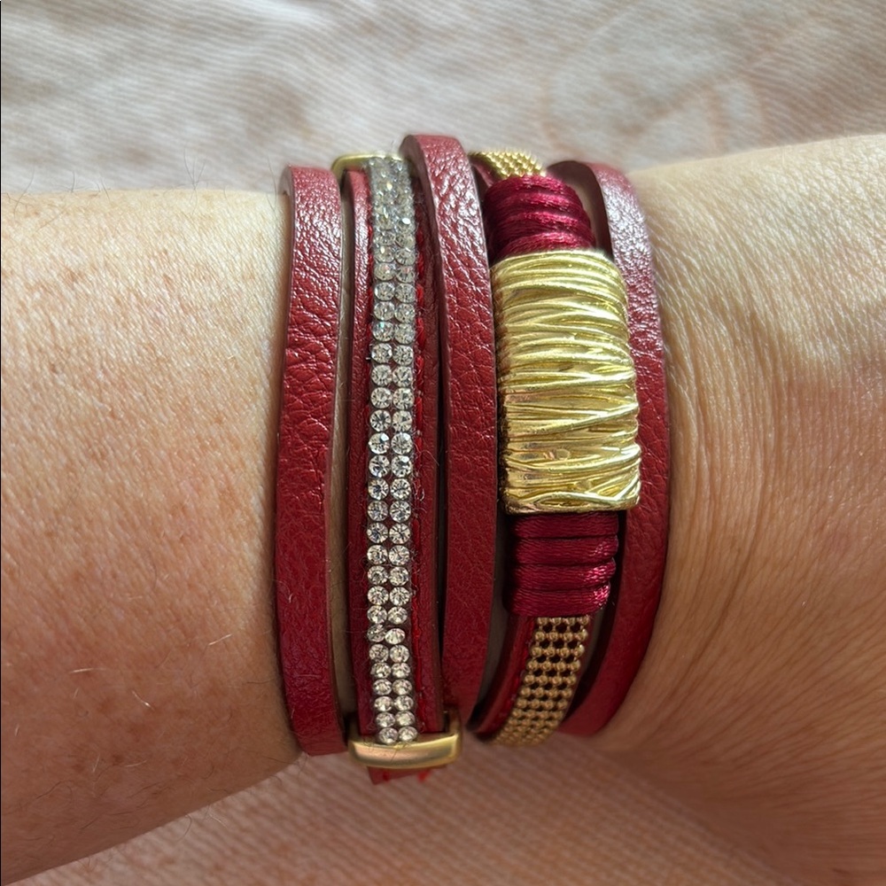 Elegant Red and Gold Bracelet